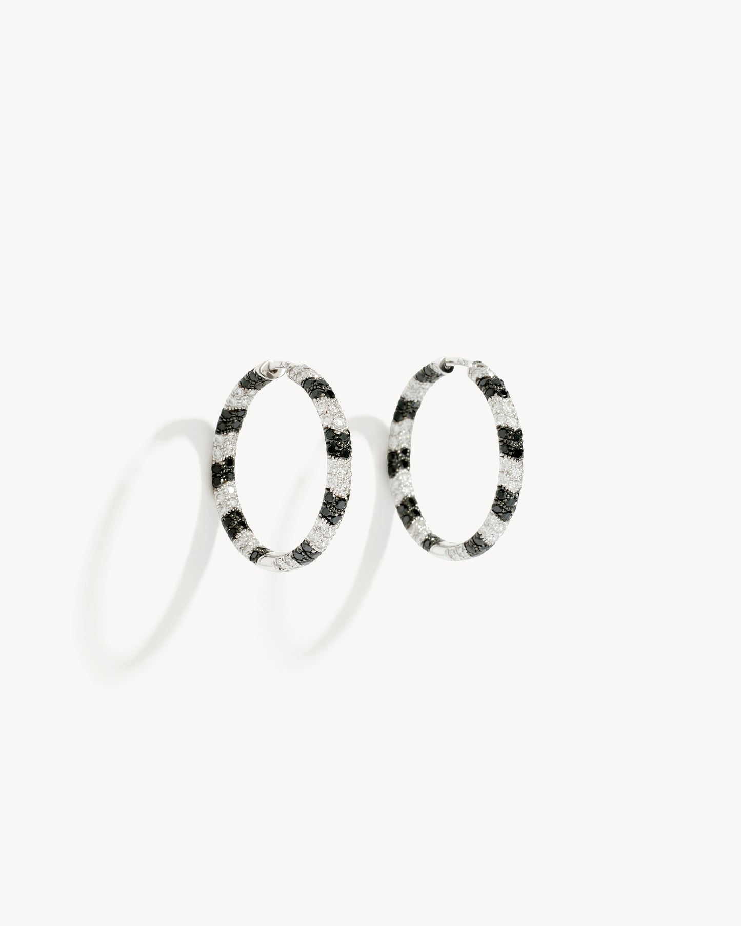 Créoles Reptile - Or Blanc & Diamants Blancs & Noirs